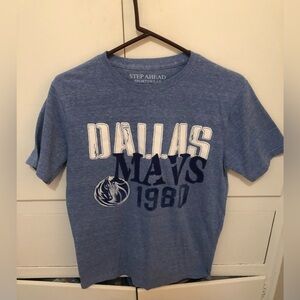 Dallas Mavericks men’s size medium t-shirt